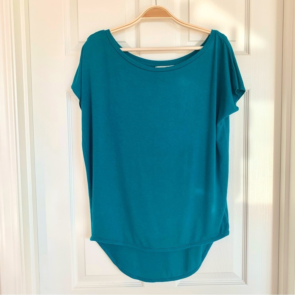 Teal Green Blue Scoop Neck High-Low Circle Hem London Short Sleeves Tunic Tee